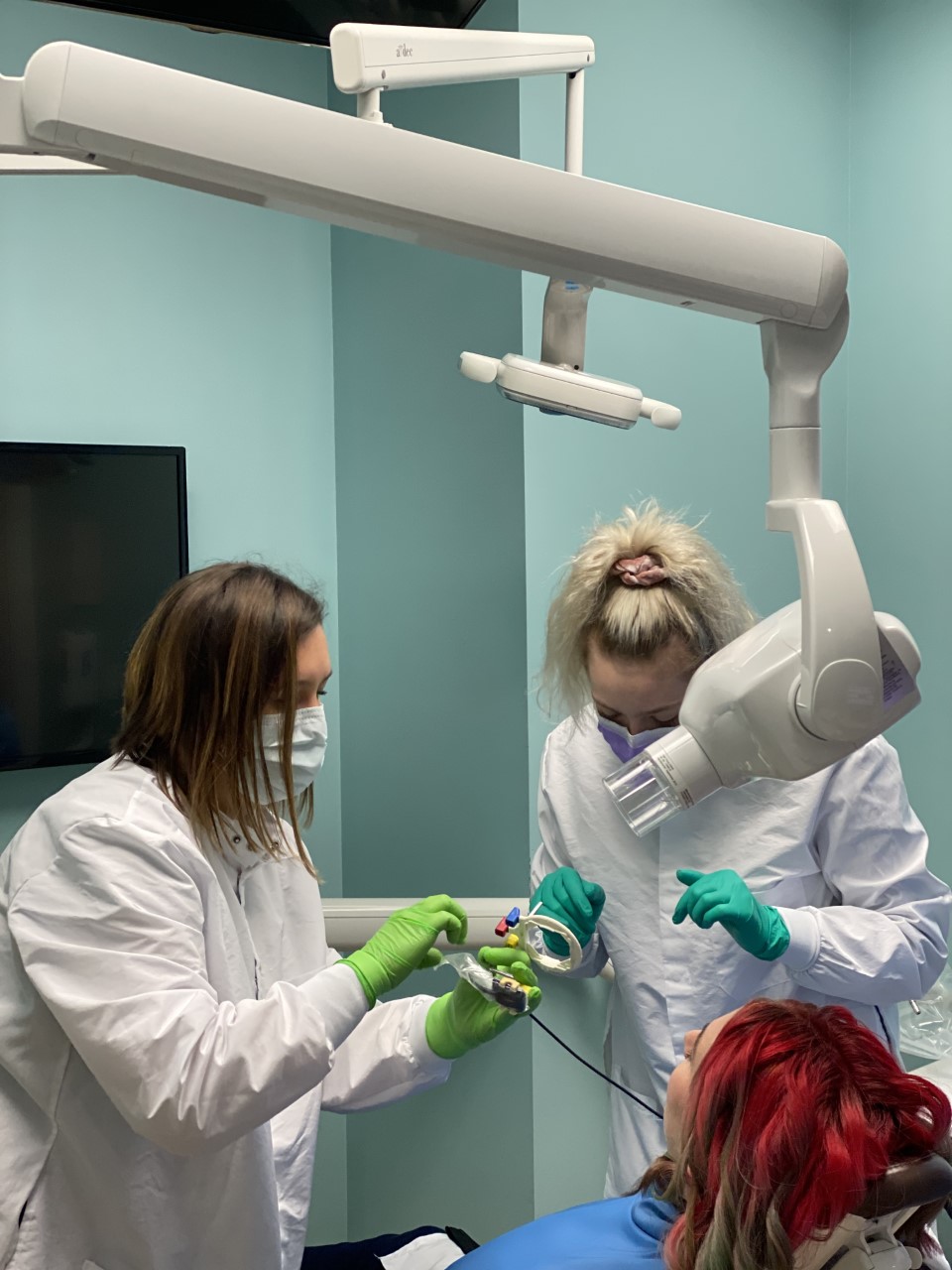 dental-assistant-training-hands-on